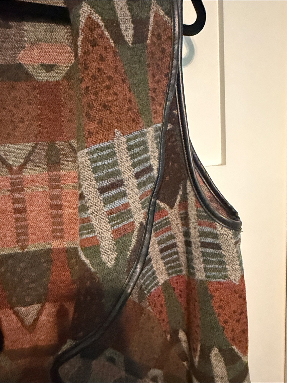 BKE Multicolor Geometric Southwest Knit Vest with Vegan Leather Trim Y2K - Picture 8 of 8